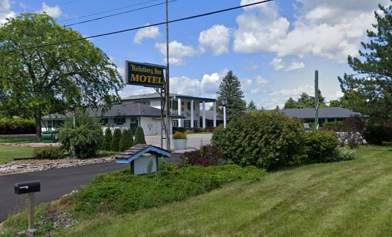 Heidelberg Motel (Holiday Motel, Bramblehurst Motel) - 2022 Street View